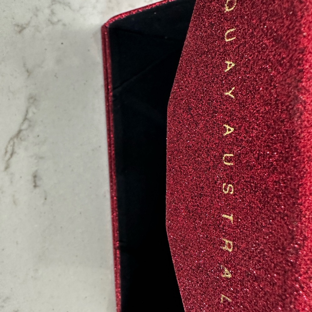 Quay Red Glitter Triangle Sunglass Case - Picture 3 of 5